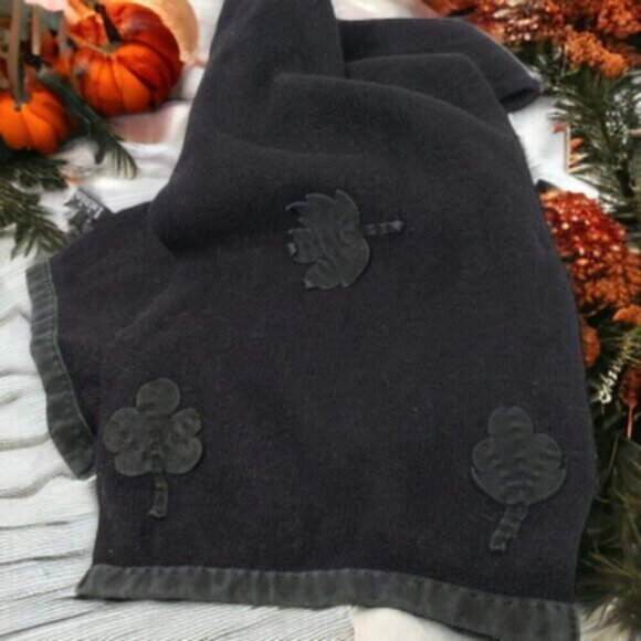 Holt Renfrew Angora Lambswool Nylon Scarf Black Floral Appliques Winter Warmth - Picture 2 of 12